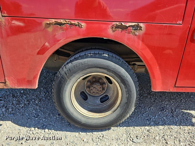 image for item DQ1172 2007 Chevrolet Silverado 3500  utility bed pickup truck