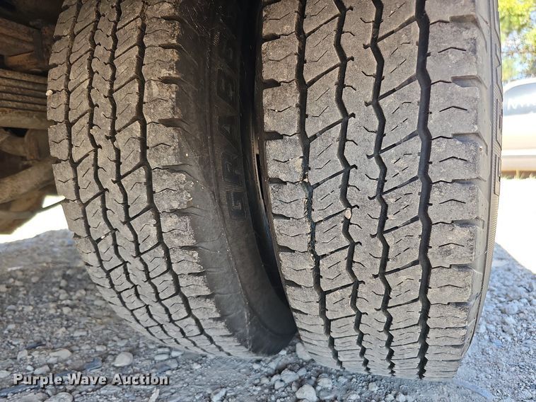 image for item DQ1172 2007 Chevrolet Silverado 3500  utility bed pickup truck