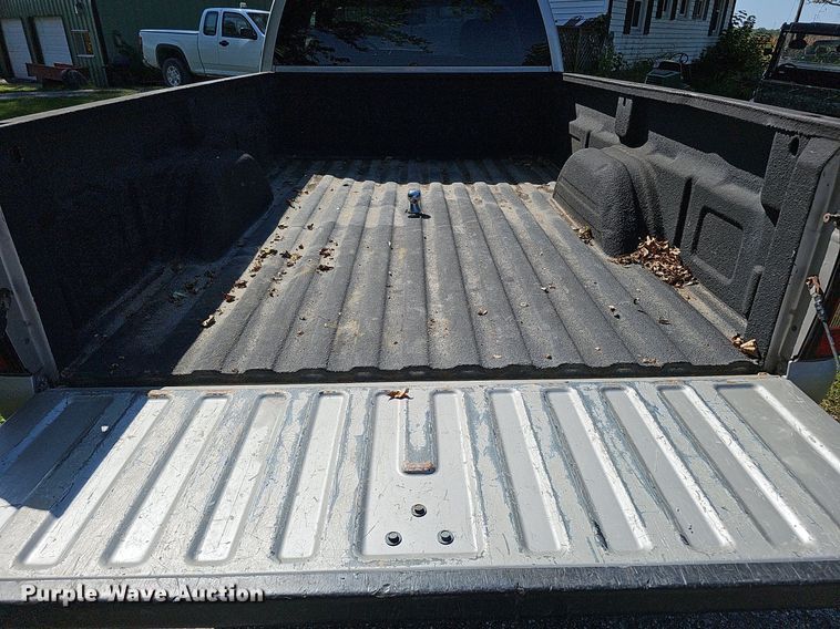 image for item DQ1184 2005 Chevrolet Silverado 2500HD  Ext. Cab pickup truck