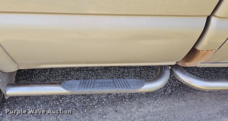 image for item DQ1184 2005 Chevrolet Silverado 2500HD  Ext. Cab pickup truck