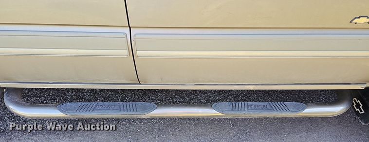 image for item DQ1184 2005 Chevrolet Silverado 2500HD  Ext. Cab pickup truck