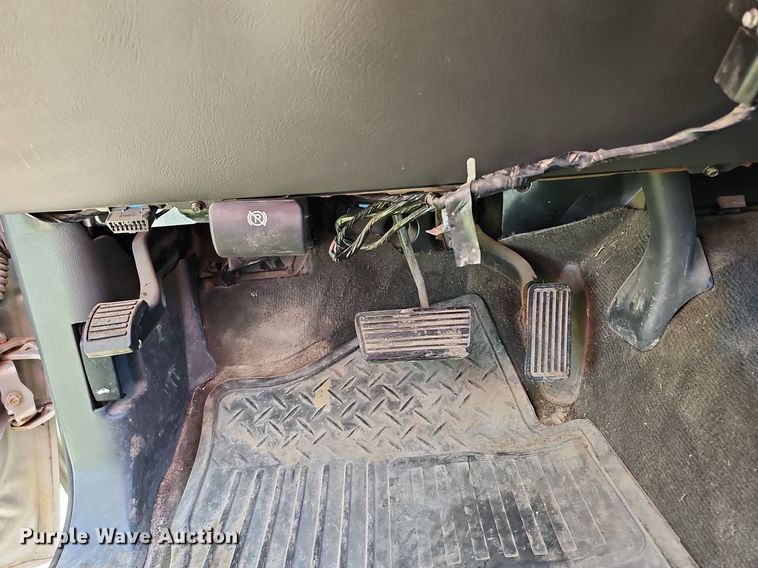 image for item DQ1184 2005 Chevrolet Silverado 2500HD  Ext. Cab pickup truck