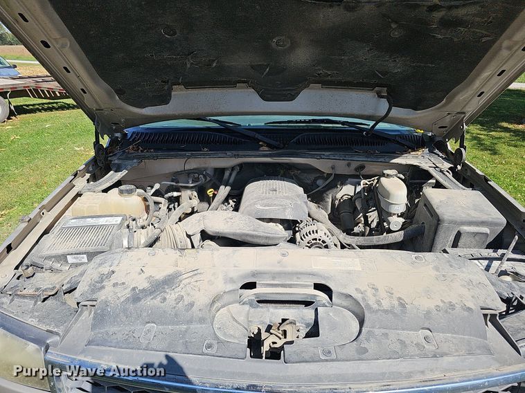 image for item DQ1184 2005 Chevrolet Silverado 2500HD  Ext. Cab pickup truck