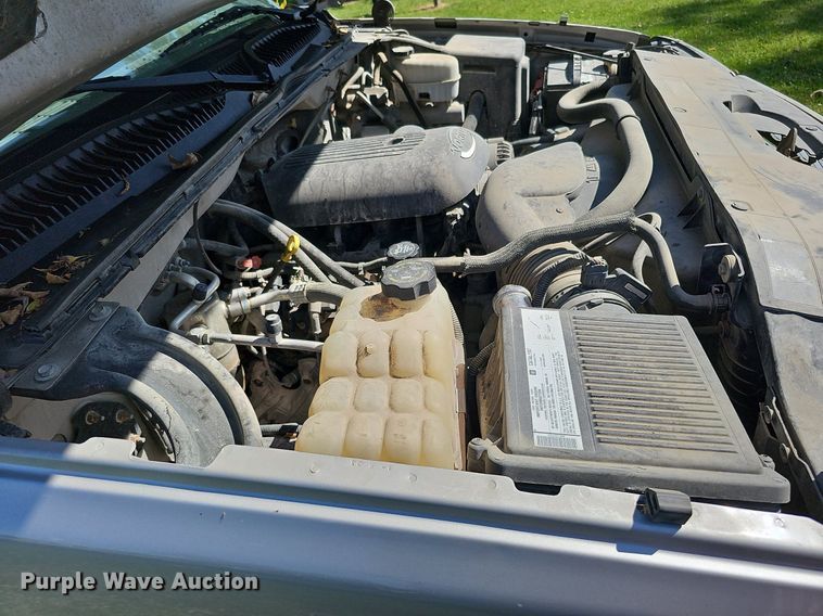 image for item DQ1184 2005 Chevrolet Silverado 2500HD  Ext. Cab pickup truck