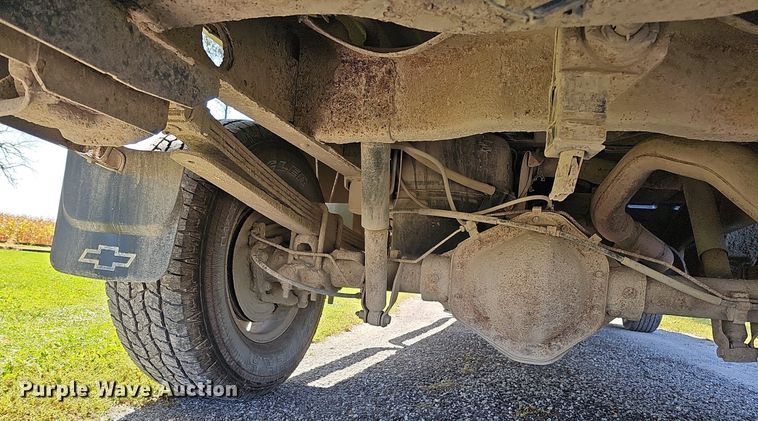 image for item DQ1184 2005 Chevrolet Silverado 2500HD  Ext. Cab pickup truck