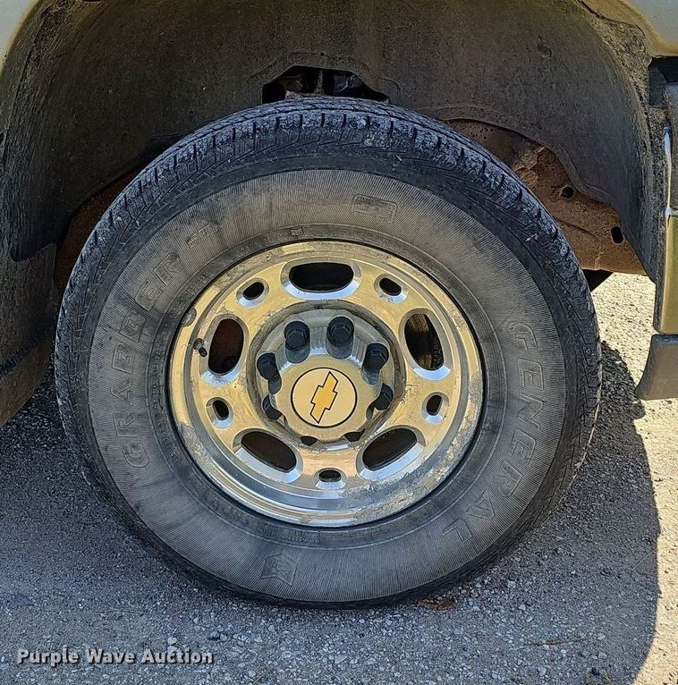 image for item DQ1184 2005 Chevrolet Silverado 2500HD  Ext. Cab pickup truck