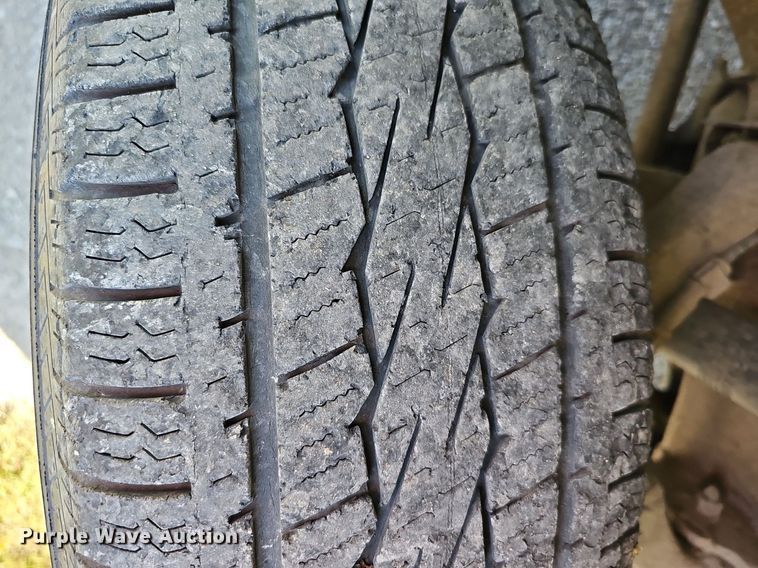 image for item DQ1184 2005 Chevrolet Silverado 2500HD  Ext. Cab pickup truck