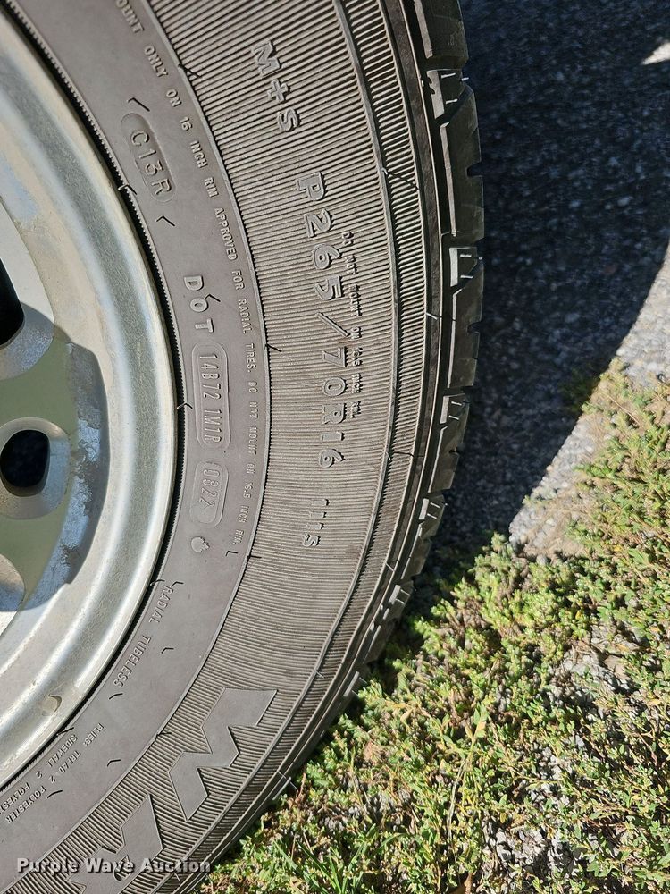 image for item DQ1184 2005 Chevrolet Silverado 2500HD  Ext. Cab pickup truck