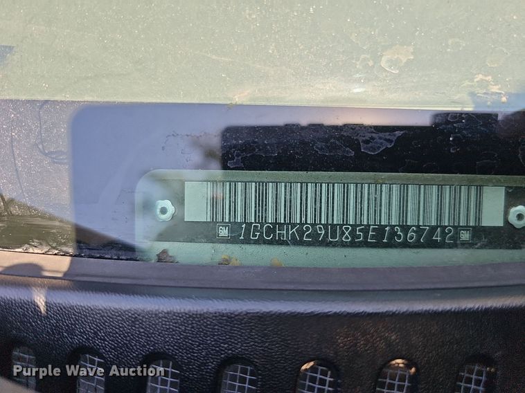 image for item DQ1184 2005 Chevrolet Silverado 2500HD  Ext. Cab pickup truck