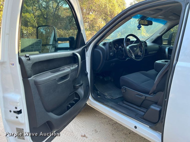 image for item DQ2214 2012 Chevrolet Silverado 1500  Ext. Cab pickup truck