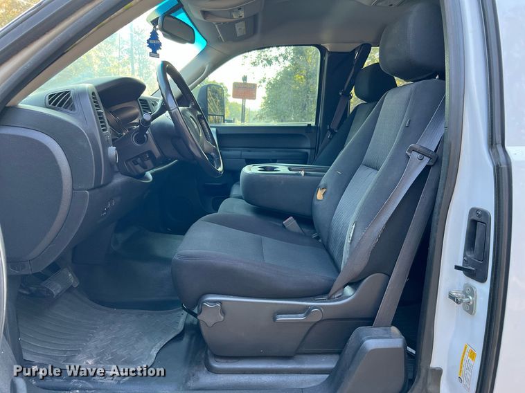 image for item DQ2214 2012 Chevrolet Silverado 1500  Ext. Cab pickup truck