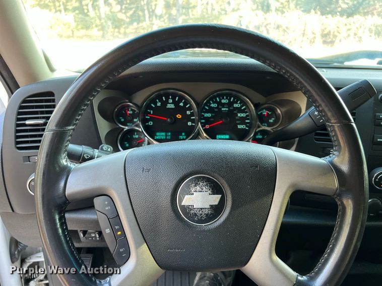 image for item DQ2214 2012 Chevrolet Silverado 1500  Ext. Cab pickup truck