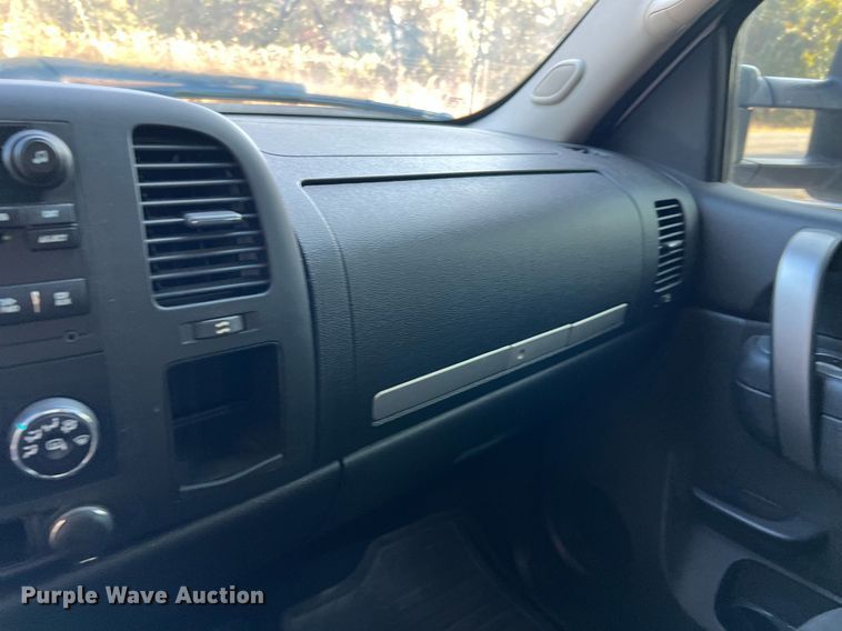 image for item DQ2214 2012 Chevrolet Silverado 1500  Ext. Cab pickup truck