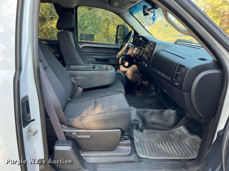 image for item DQ2214 2012 Chevrolet Silverado 1500  Ext. Cab pickup truck