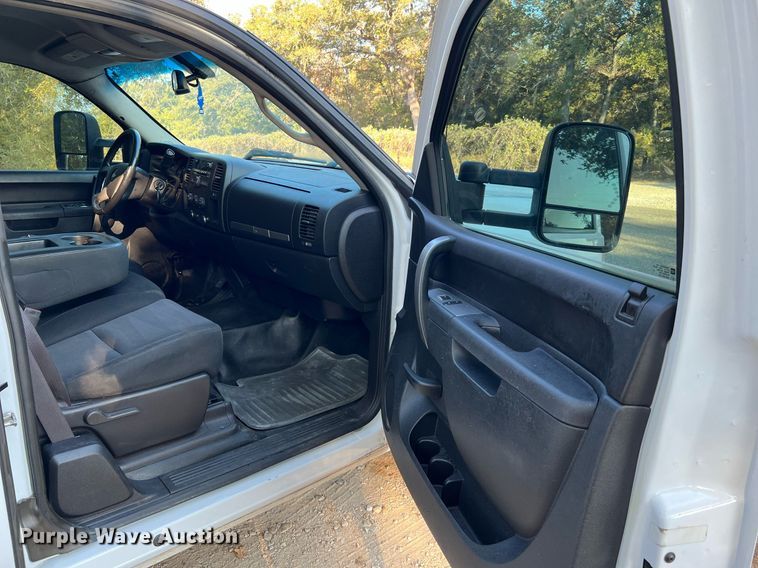 image for item DQ2214 2012 Chevrolet Silverado 1500  Ext. Cab pickup truck