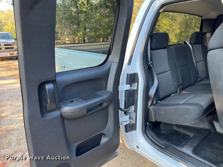 image for item DQ2214 2012 Chevrolet Silverado 1500  Ext. Cab pickup truck