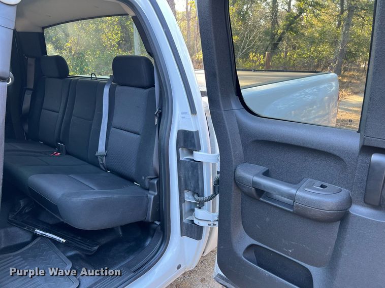 image for item DQ2214 2012 Chevrolet Silverado 1500  Ext. Cab pickup truck