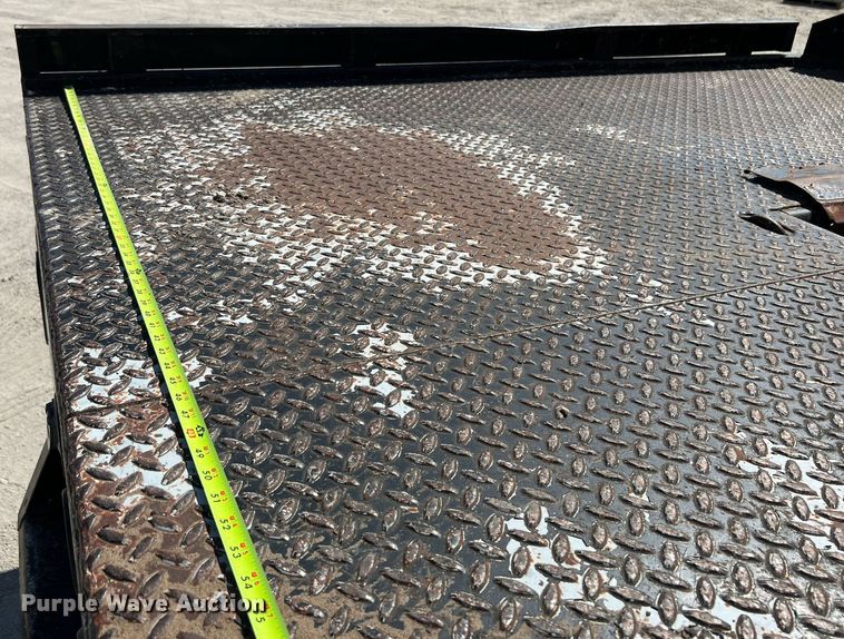 image for item DQ2215 2005 Dodge Ram 3500  Quad Cab flatbed pickup truck