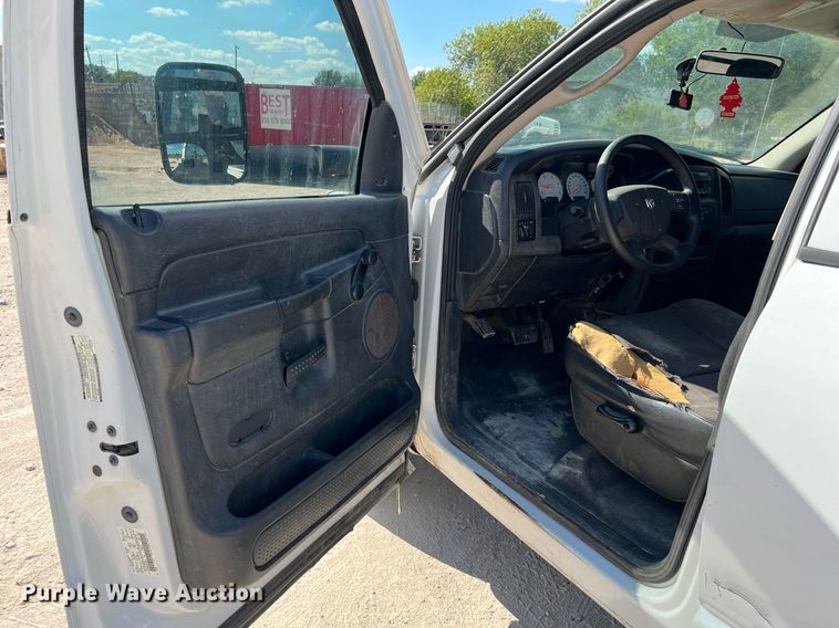 image for item DQ2215 2005 Dodge Ram 3500  Quad Cab flatbed pickup truck