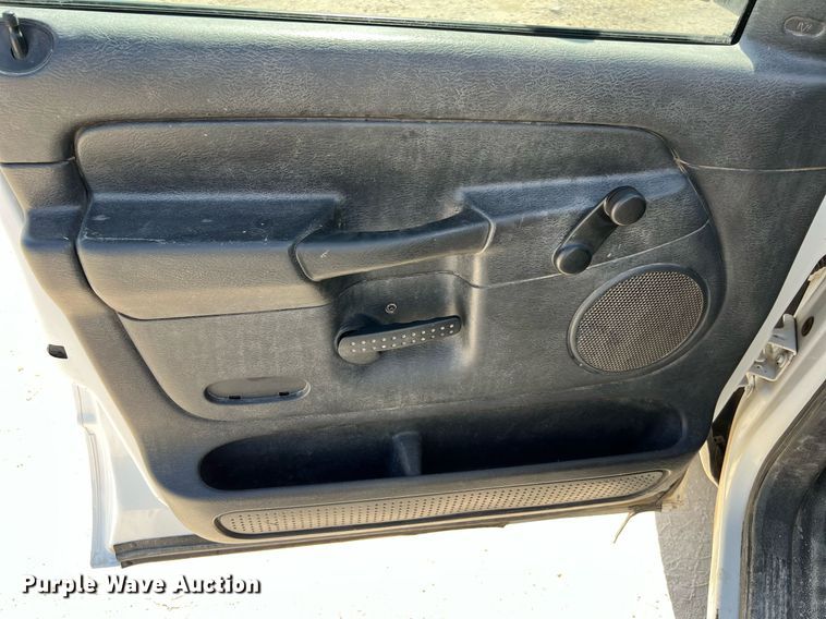 image for item DQ2215 2005 Dodge Ram 3500  Quad Cab flatbed pickup truck