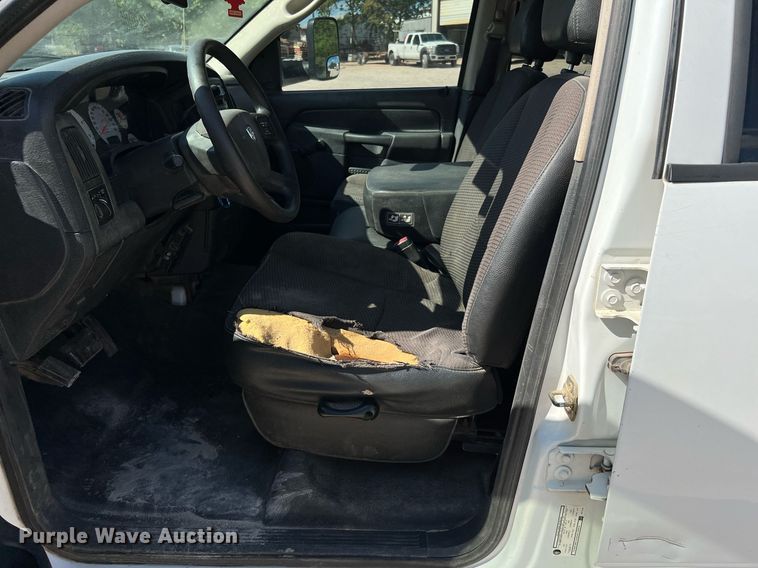 image for item DQ2215 2005 Dodge Ram 3500  Quad Cab flatbed pickup truck