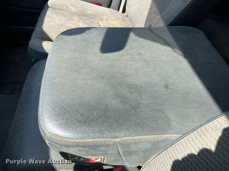 image for item DQ2215 2005 Dodge Ram 3500  Quad Cab flatbed pickup truck