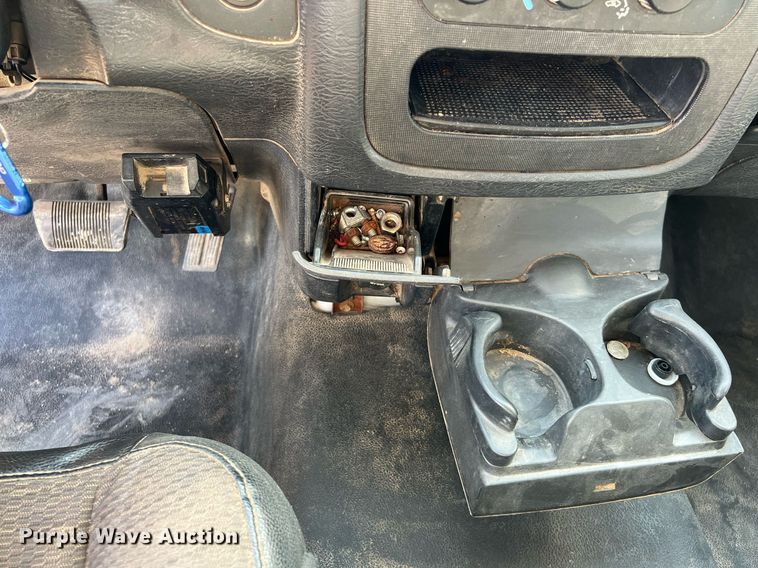 image for item DQ2215 2005 Dodge Ram 3500  Quad Cab flatbed pickup truck