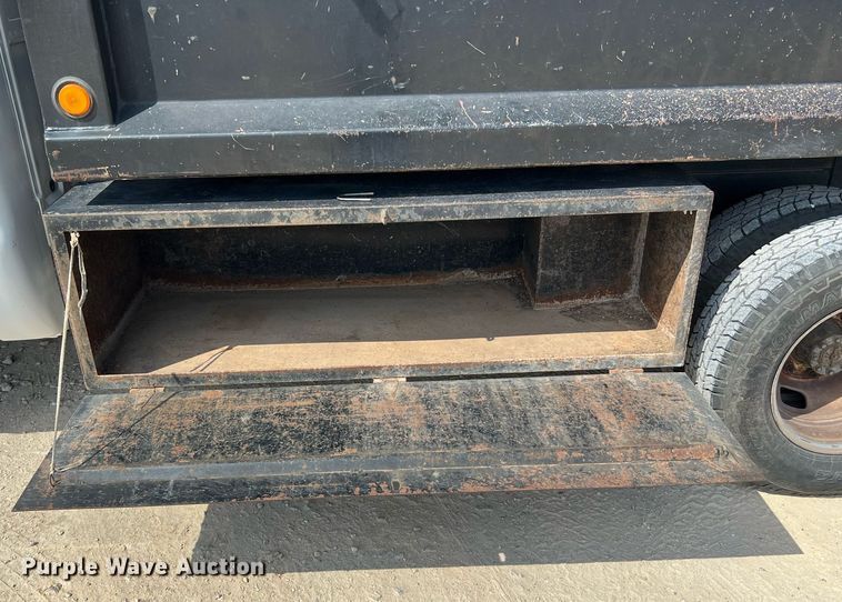 image for item DQ2219 2008 Ford F350 Super Duty  dump bed pickup truck