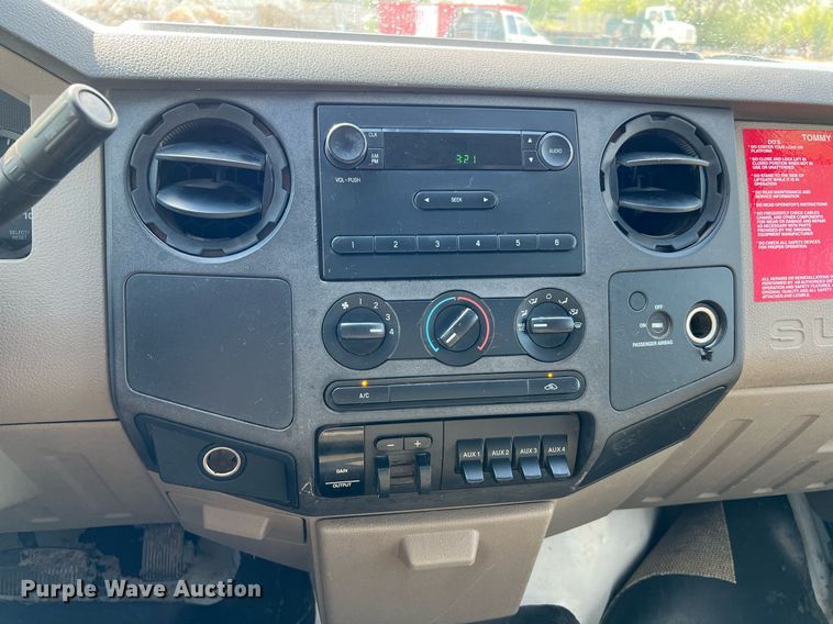 image for item DQ2219 2008 Ford F350 Super Duty  dump bed pickup truck