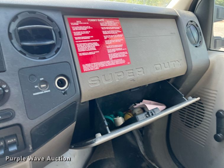 image for item DQ2219 2008 Ford F350 Super Duty  dump bed pickup truck