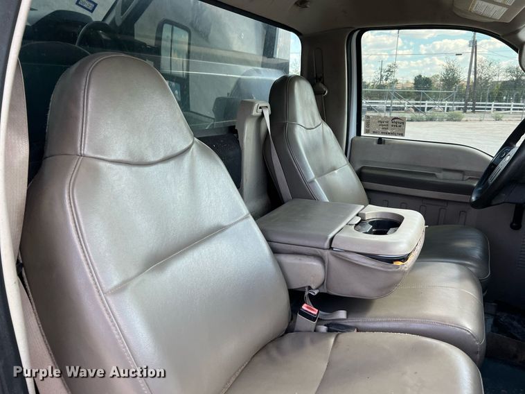 image for item DQ2219 2008 Ford F350 Super Duty  dump bed pickup truck