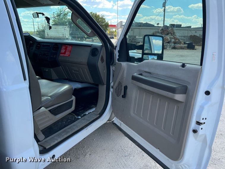 image for item DQ2219 2008 Ford F350 Super Duty  dump bed pickup truck