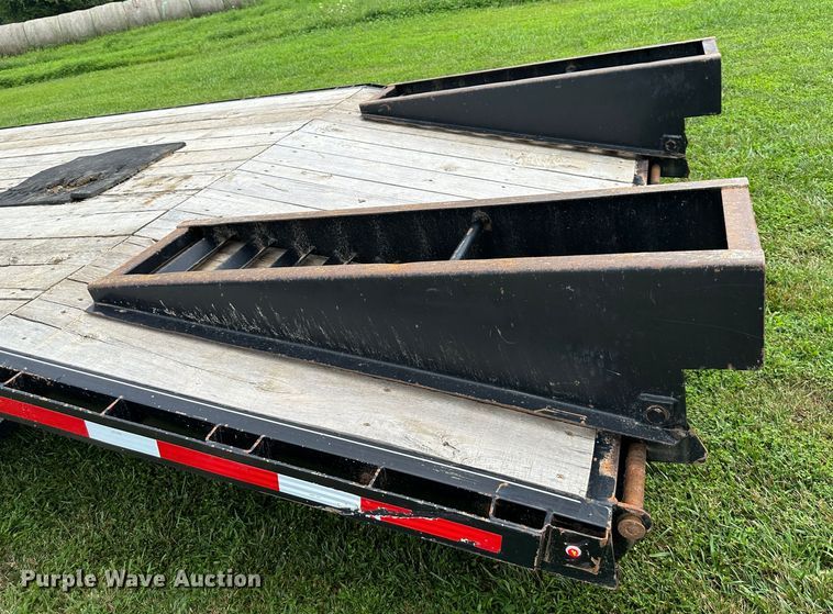 image for item DS2146 2020 Redi Haul  equipment trailer