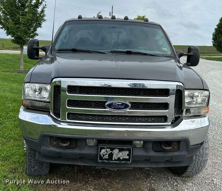 image for item DS2157 2002  Ford F350 Super Duty  Crew Cab pickup truck