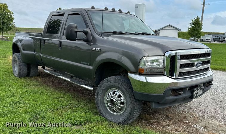 image for item DS2157 2002  Ford F350 Super Duty  Crew Cab pickup truck