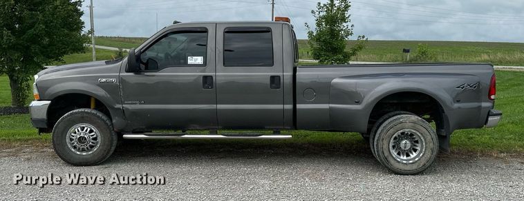 image for item DS2157 2002  Ford F350 Super Duty  Crew Cab pickup truck