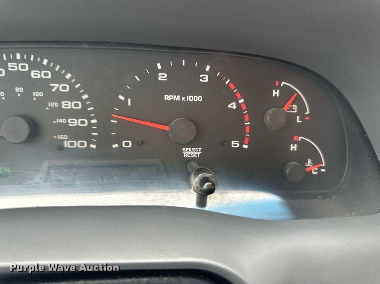 image for item DS2157 2002  Ford F350 Super Duty  Crew Cab pickup truck