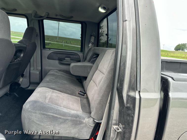 image for item DS2157 2002  Ford F350 Super Duty  Crew Cab pickup truck