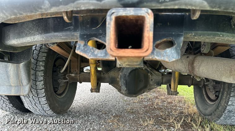 image for item DS2157 2002  Ford F350 Super Duty  Crew Cab pickup truck