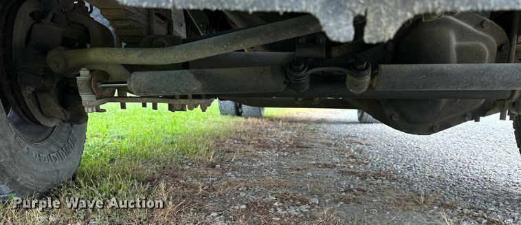 image for item DS2157 2002  Ford F350 Super Duty  Crew Cab pickup truck