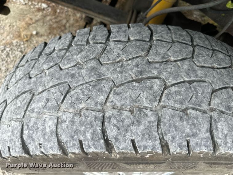 image for item DS2157 2002  Ford F350 Super Duty  Crew Cab pickup truck