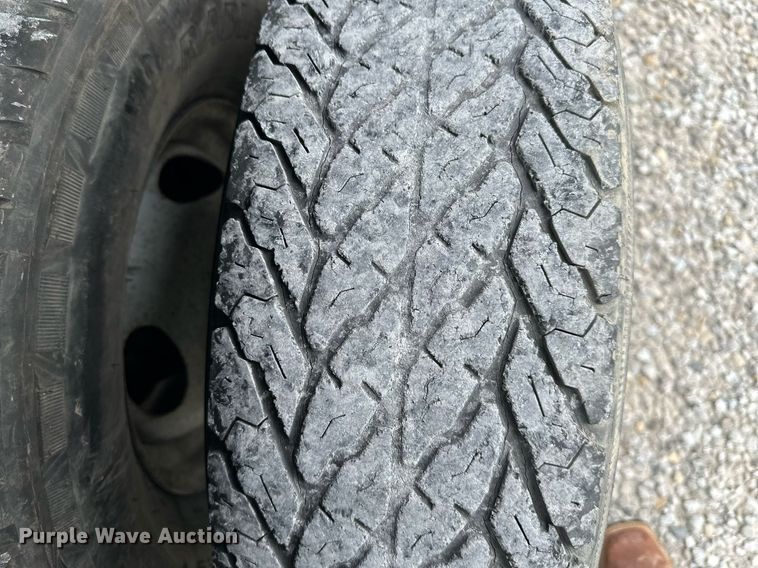 image for item DS2157 2002  Ford F350 Super Duty  Crew Cab pickup truck