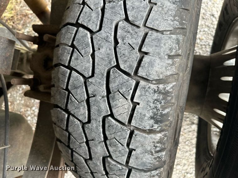 image for item DS2157 2002  Ford F350 Super Duty  Crew Cab pickup truck