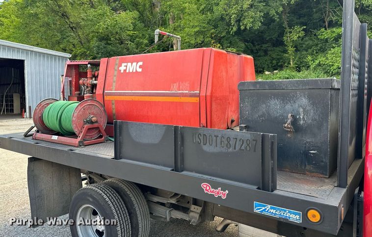 image for item DS2227 2002 Chevrolet Silverado 3500  flatbed pickup truck