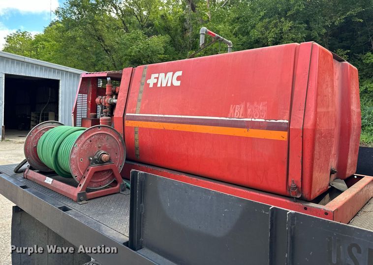 image for item DS2227 2002 Chevrolet Silverado 3500  flatbed pickup truck