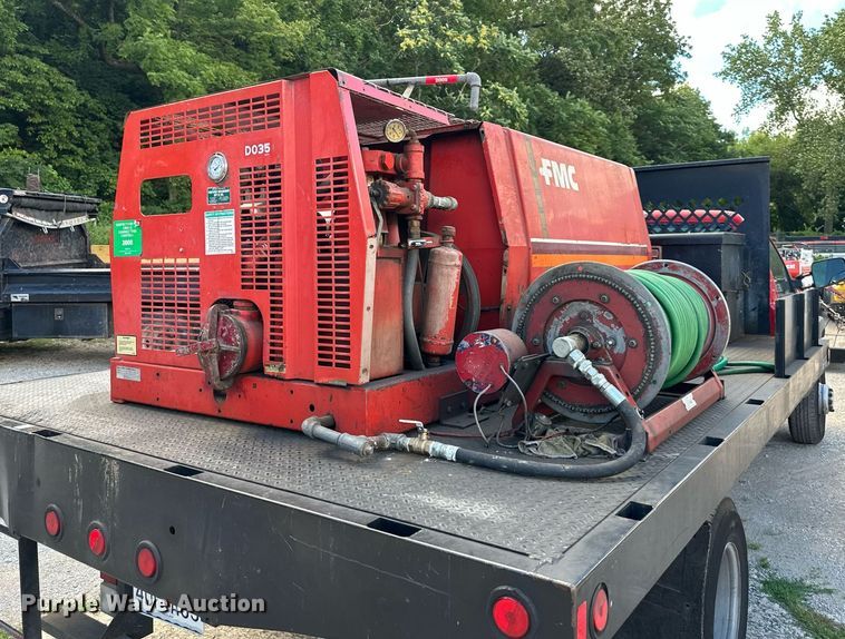 image for item DS2227 2002 Chevrolet Silverado 3500  flatbed pickup truck