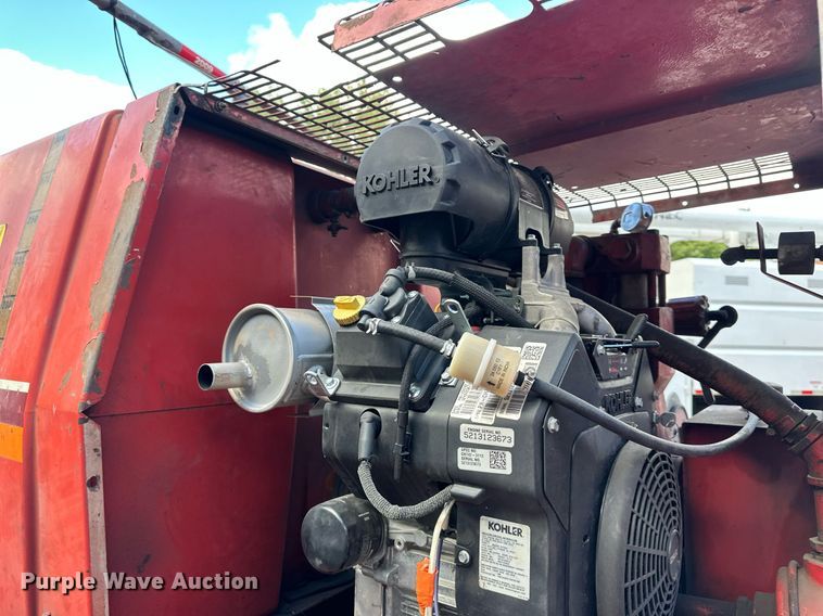 image for item DS2227 2002 Chevrolet Silverado 3500  flatbed pickup truck