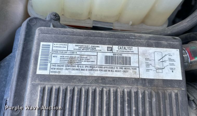 image for item DS2227 2002 Chevrolet Silverado 3500  flatbed pickup truck