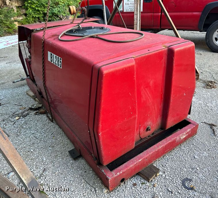 image for item DS2227 2002 Chevrolet Silverado 3500  flatbed pickup truck