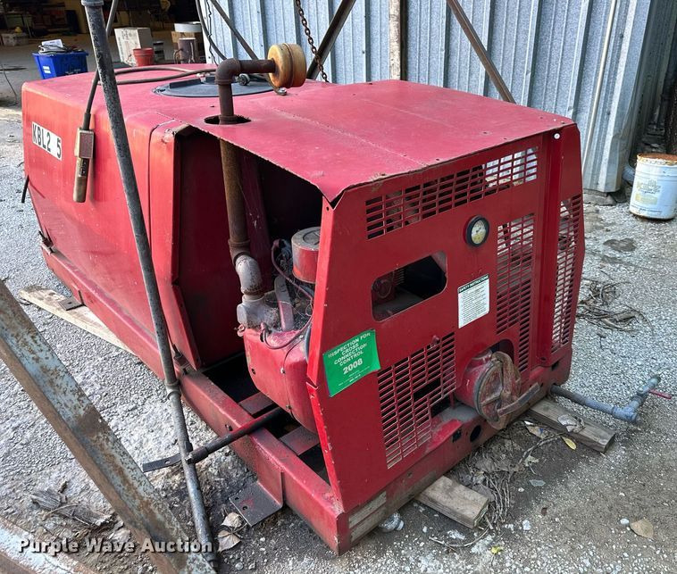 image for item DS2227 2002 Chevrolet Silverado 3500  flatbed pickup truck